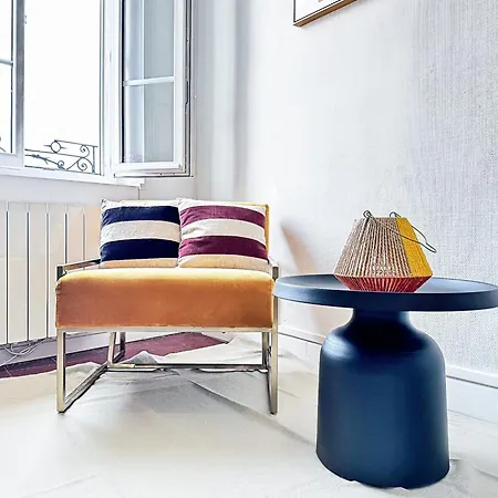 Foxtrot Apartment *